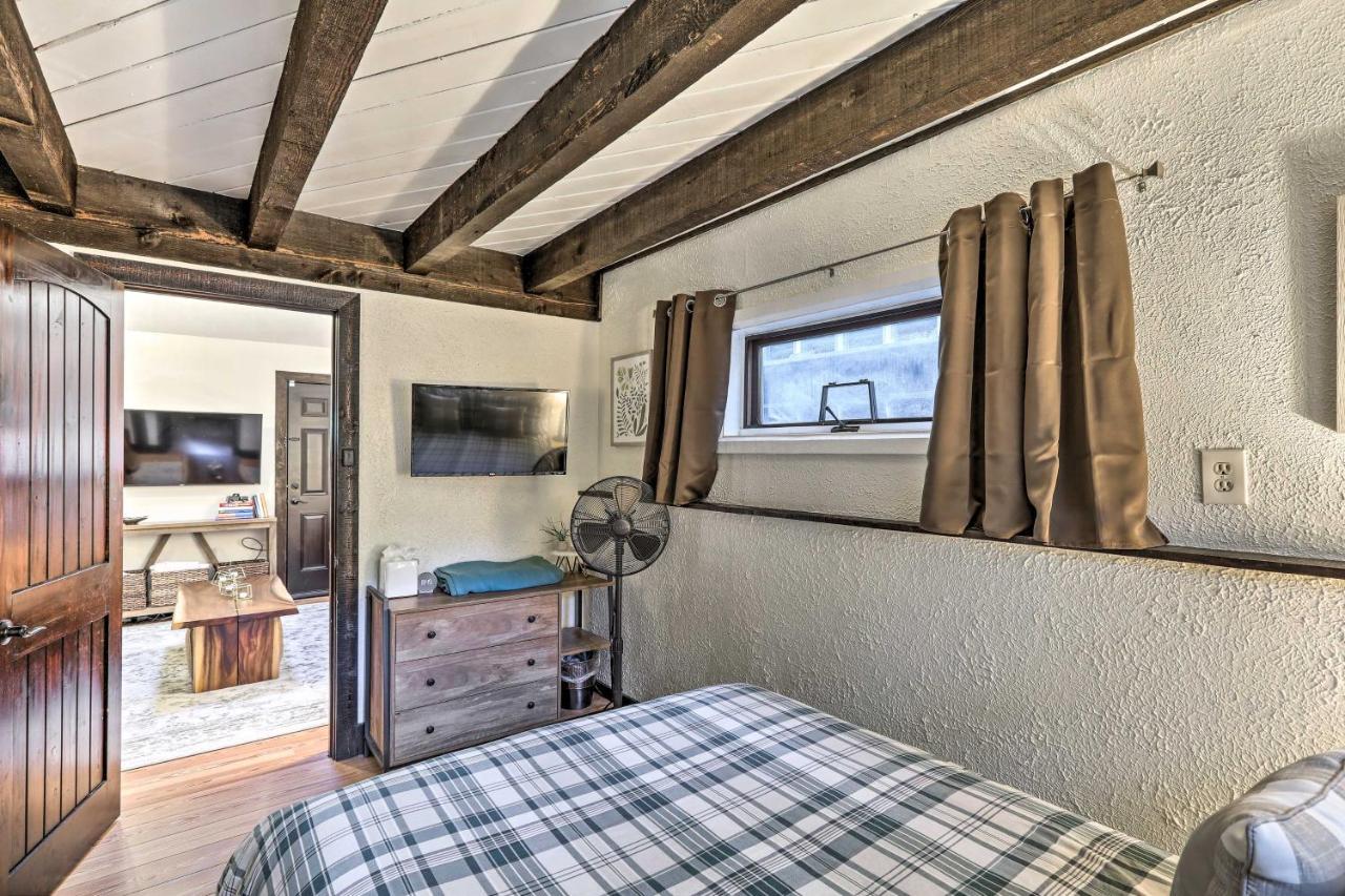 Woodsy Flagstaff Hideaway With Deck And Sunroom! Mountainaire Exterior photo